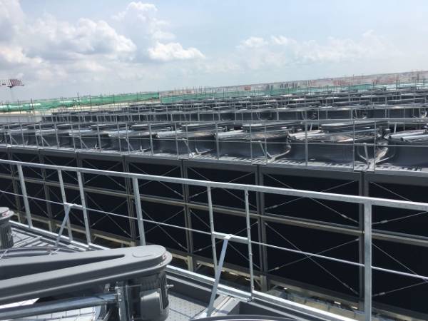 Closed circuit cooling tower for chemical industry